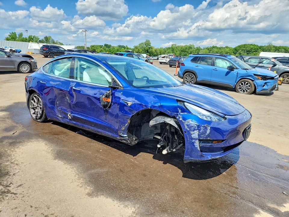 2019 Tesla Model 3 VIN 5YJ3E1EB4KF526764 COPART salvage auction — SIDE, Ct - Cert Of Title-Salvage, sold $950 on 2026-07-28 (photo 4)