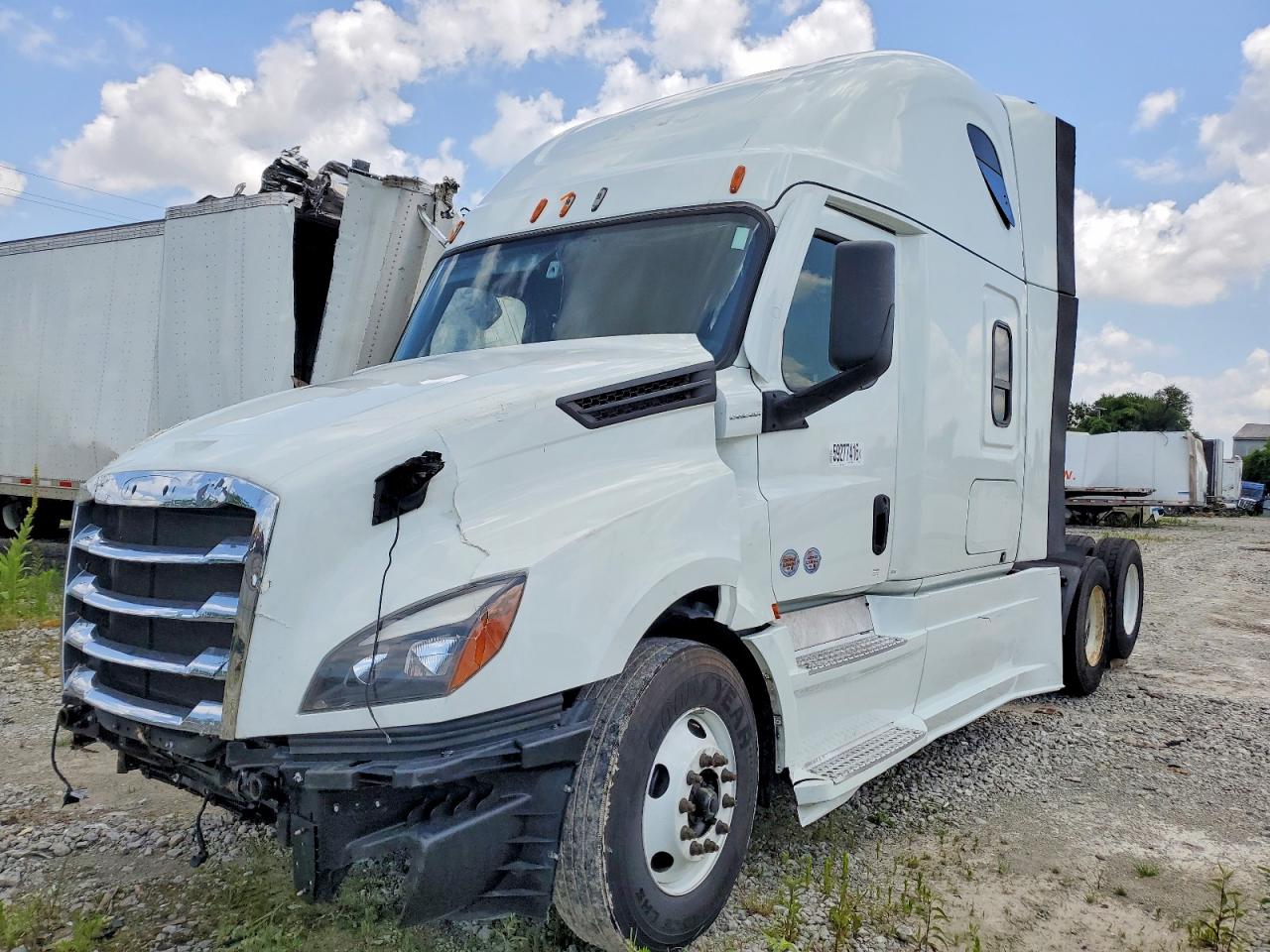 2025 Freightliner Cascadia 126 VIN 1FUJHHFG8SLVR2032 COPART salvage auction — Front End, IN - CERTIFICATE OF TITLE (P), sold $32,750 on 2026-07-07 (photo 2)