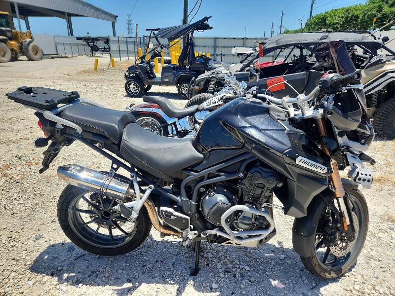 2012 Triumph motorcycle Tiger VIN SMTF02XK2CJ540785 — COPART salvage auction photo