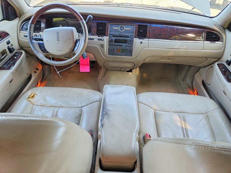 2006 Lincoln TOWN CAR VIN 1LNHM82W36Y620578 COPART salvage auction — MINOR DENT/SCRATCHES, MD - CERT OF SALVAGE > 75% DAMAGE (P), sold $300 on 2026-07-10 (photo 8)