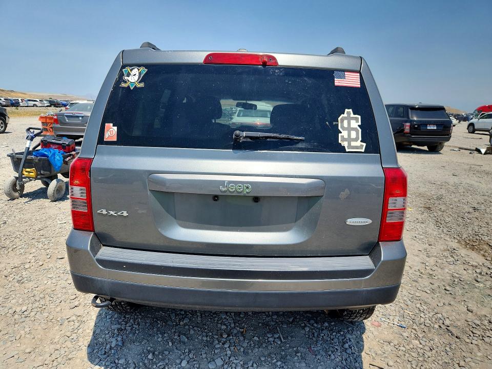 2012 Jeep VIN 1C4NJRFBXCD603311 COPART salvage auction — MINOR DENT/SCRATCHES, Ut - Certificate Of Title, sold $700 on 2026-07-10 (photo 6)
