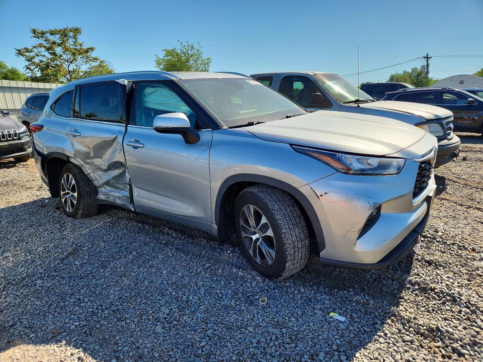 2020 Toyota Highlander VIN 5TDHZRBH4LS033228 COPART salvage auction — SIDE, NJ - CERT OF TITLE-SALVAGE, sold $10,600 on 2026-07-31 (photo 4)