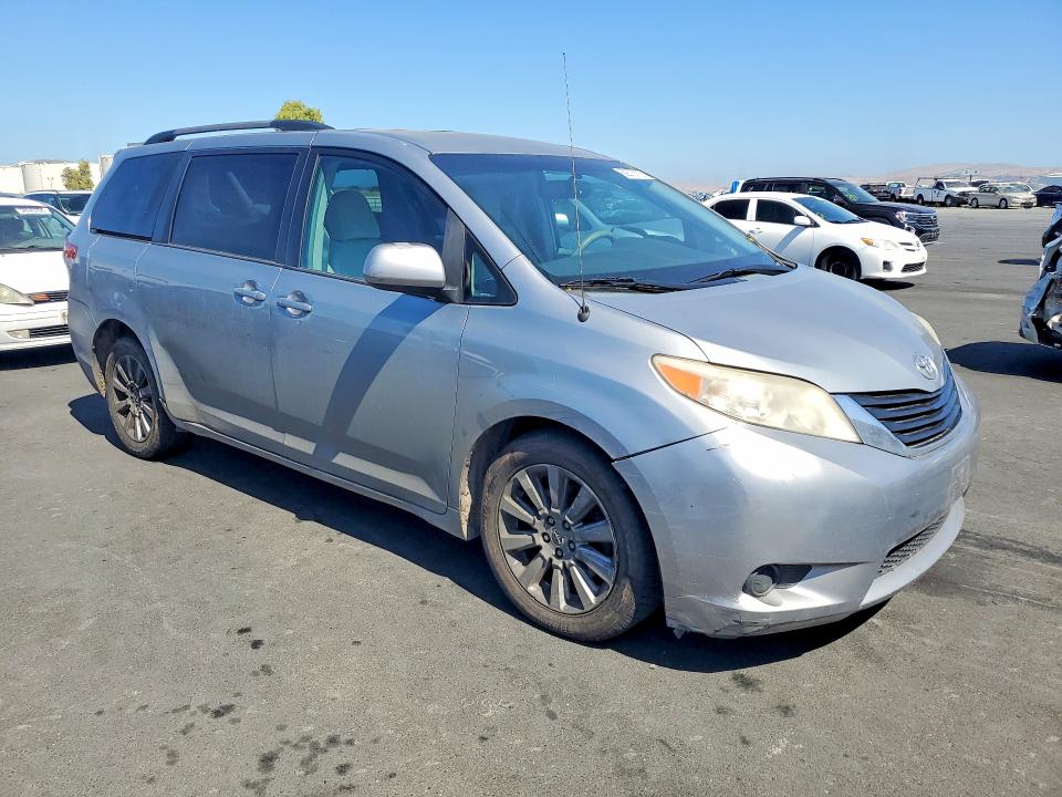 2014 Toyota Sienna VIN 5TDJK3DCXES077807 COPART salvage auction — ALL OVER, Ca - Dis/Dlr/Exp Only Clean Title, sold $950 on 2026-07-13 (photo 4)