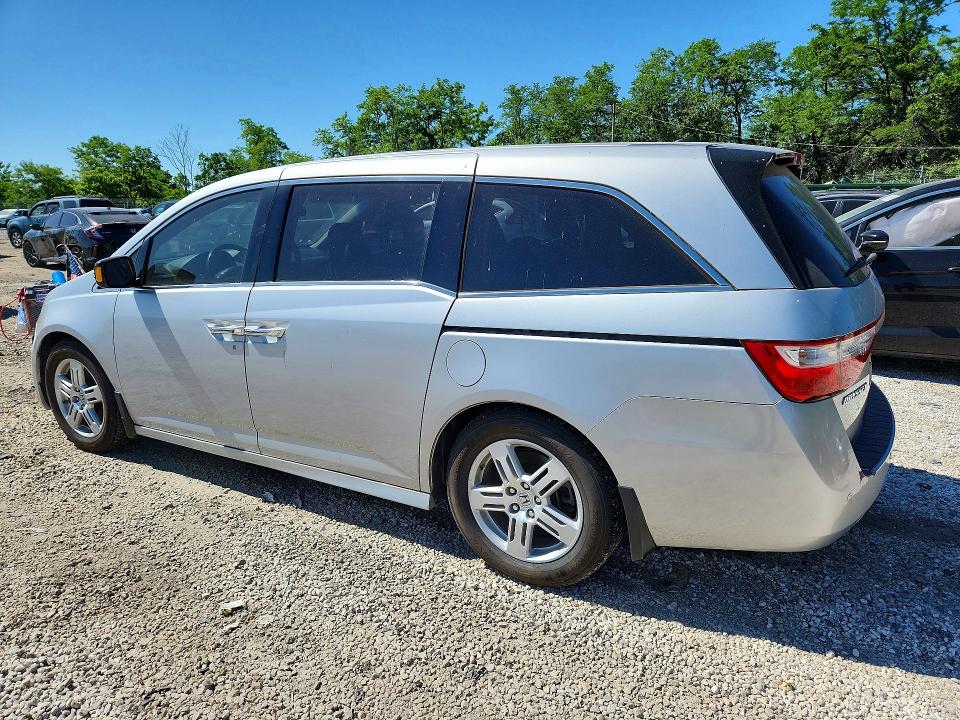 2013 Honda VIN 5FNRL5H99DB017286 COPART salvage auction — MINOR DENT/SCRATCHES, Ca - Certificate Of Title, sold $6,000 on 2026-08-04 (photo 2)