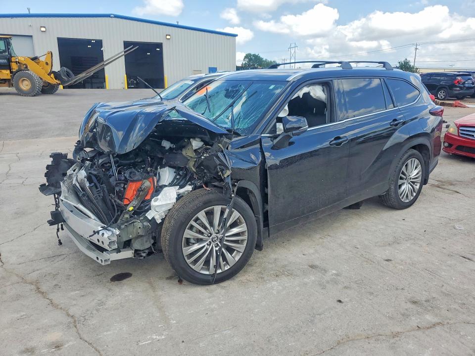 2024 Toyota Highlander VIN 5TDKDRBH2RS548502 — COPART salvage auction photo