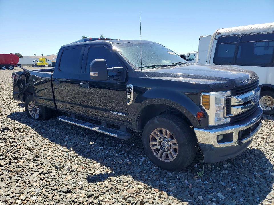 2018 Ford F-350 super duty VIN 1FT8W3BT2JEB45507 COPART salvage auction — SIDE, Nv - Dis/Dlr/Exp Only Salvage Title, sold $8,600 on 2026-07-13 (photo 4)