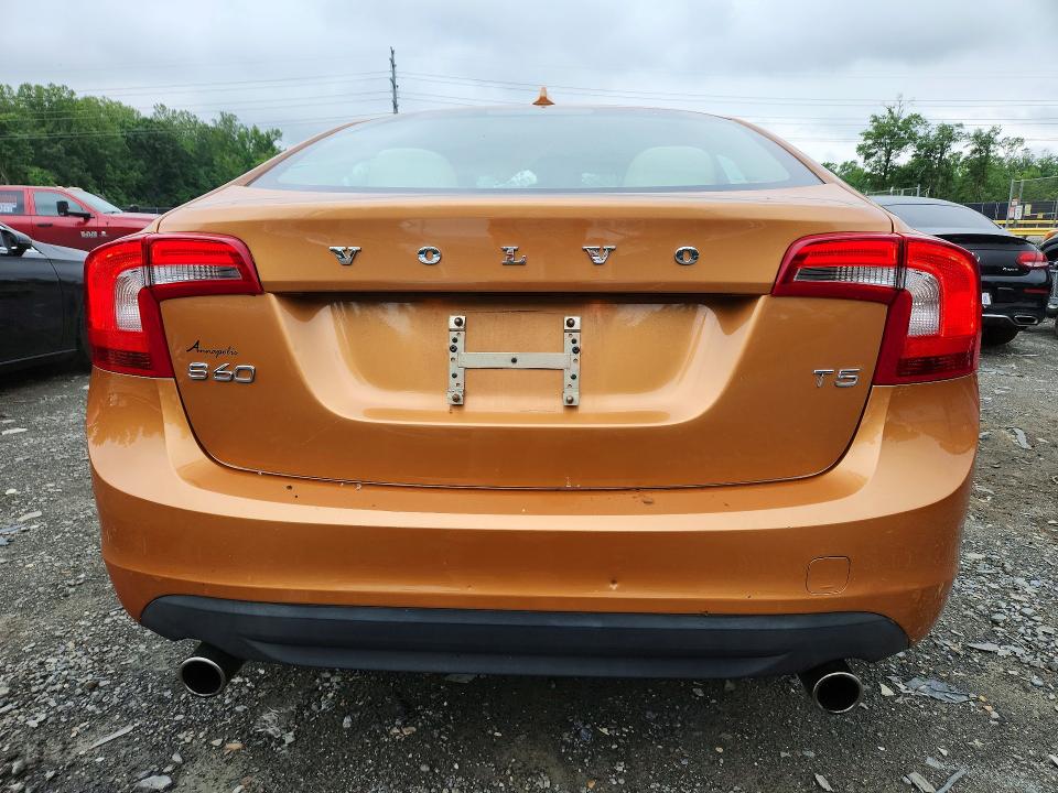 2013 Volvo VIN YV1612FS6D2198728 COPART salvage auction — ROOF, MD - CERT OF SALVAGE > 75% DAMAGE, sold $950 on 2026-07-02 (photo 6)