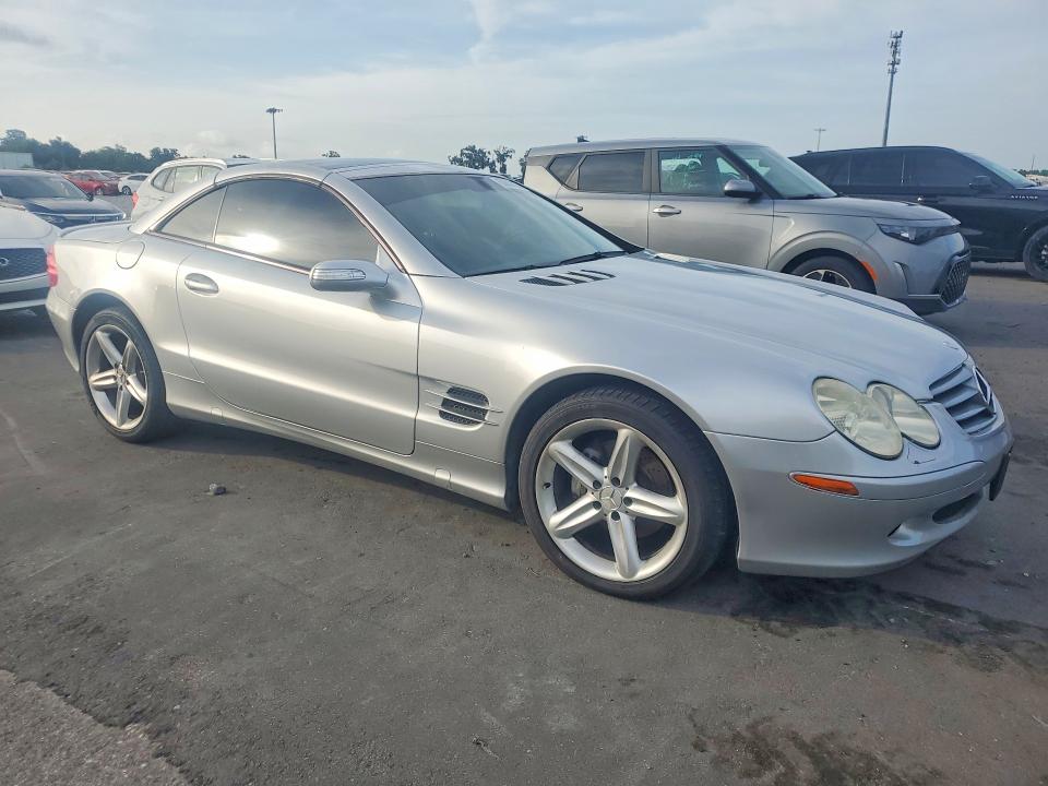 2005 Mercedes-benz Sl-class VIN WDBSK75F95F103929 COPART salvage auction — NORMAL WEAR, Fl - Certificate Of Title, sold $7,550 on 2026-07-07 (photo 4)