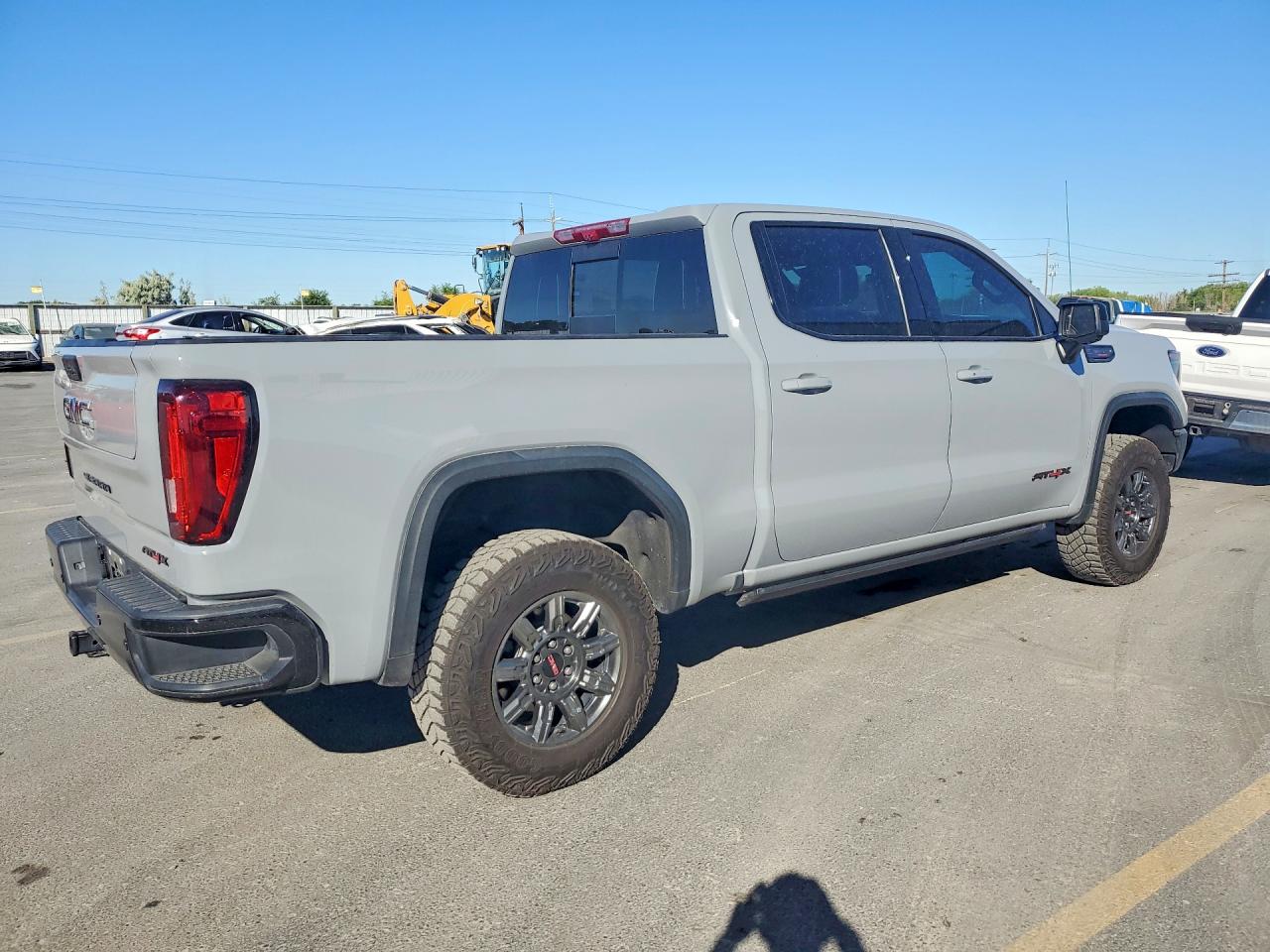 2025 GMC Sierra VIN 3GTUUFE80SG271274 COPART salvage auction — Minor Dent/Scratches, ID - SALVAGE CERTIFICATE OF TITLE, sold $53,500 on 2026-07-02 (photo 3)