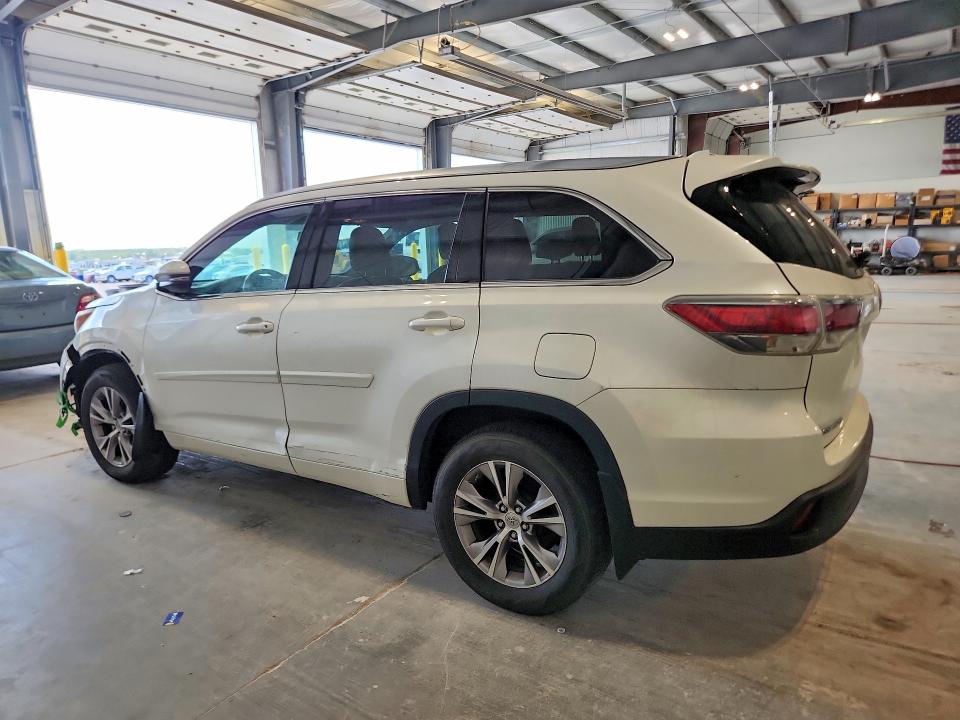 2015 Toyota Highlander VIN 5TDJKRFH7FS104653 COPART salvage auction — FRONT END, Ne - Cert Of Title-Salvage, sold $5,600 on 2026-07-14 (photo 2)