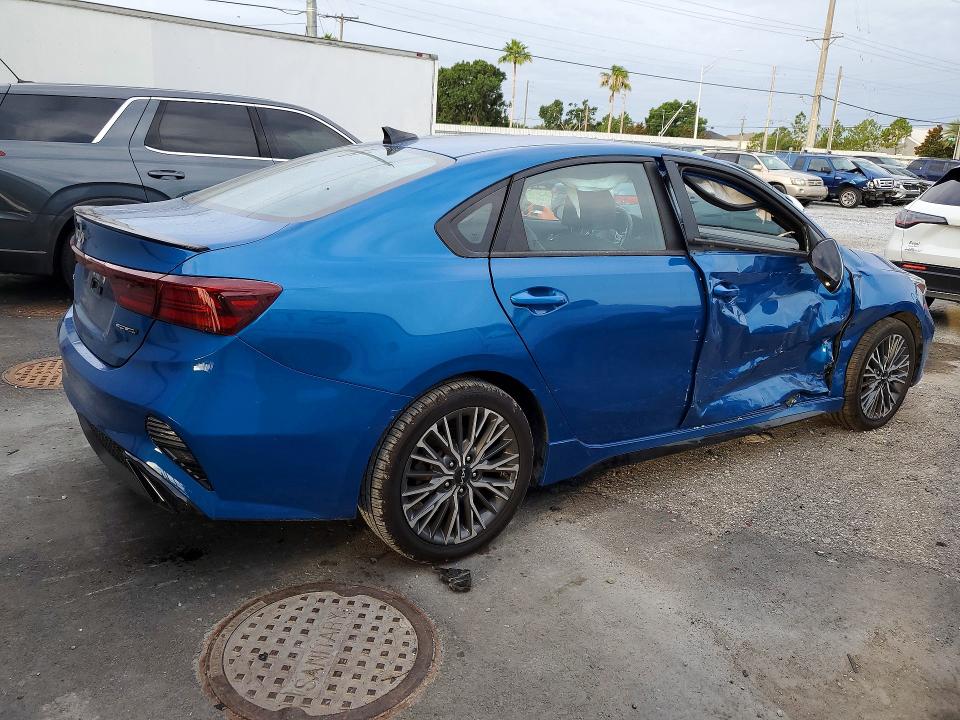 2023 Kia VIN 3KPF54AD4PE552901 COPART salvage auction — SIDE, Fl - Certificate Of Destruction, sold $4,750 on 2026-07-31 (photo 3)