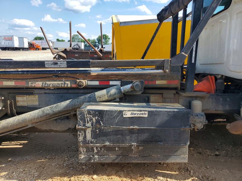 2016 Western star/auto car Convention VIN 5KKHAVDV3GLHJ0300 COPART salvage auction — ROLLOVER, MO - SALVAGE CERTIFICATE OF TITLE, sold $10,000 on 2026-08-20 (photo 6)