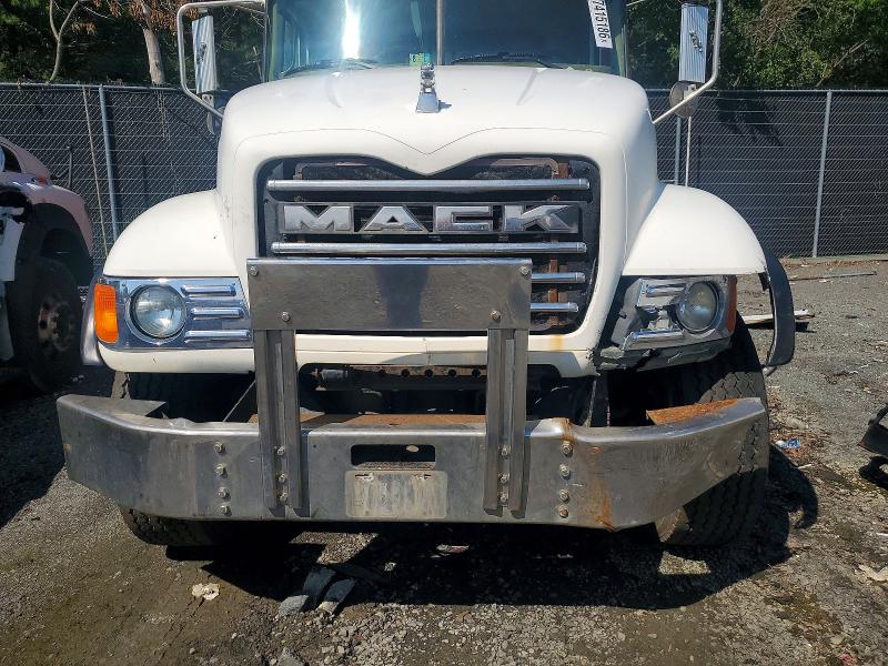 2006 Mack 700 cv700 VIN 1M2AG11C46M030047 COPART salvage auction — FRONT END, MD - CERT OF SALVAGE < 75% DAMAGE, sold $10,600 on 2026-07-23 (photo 9)