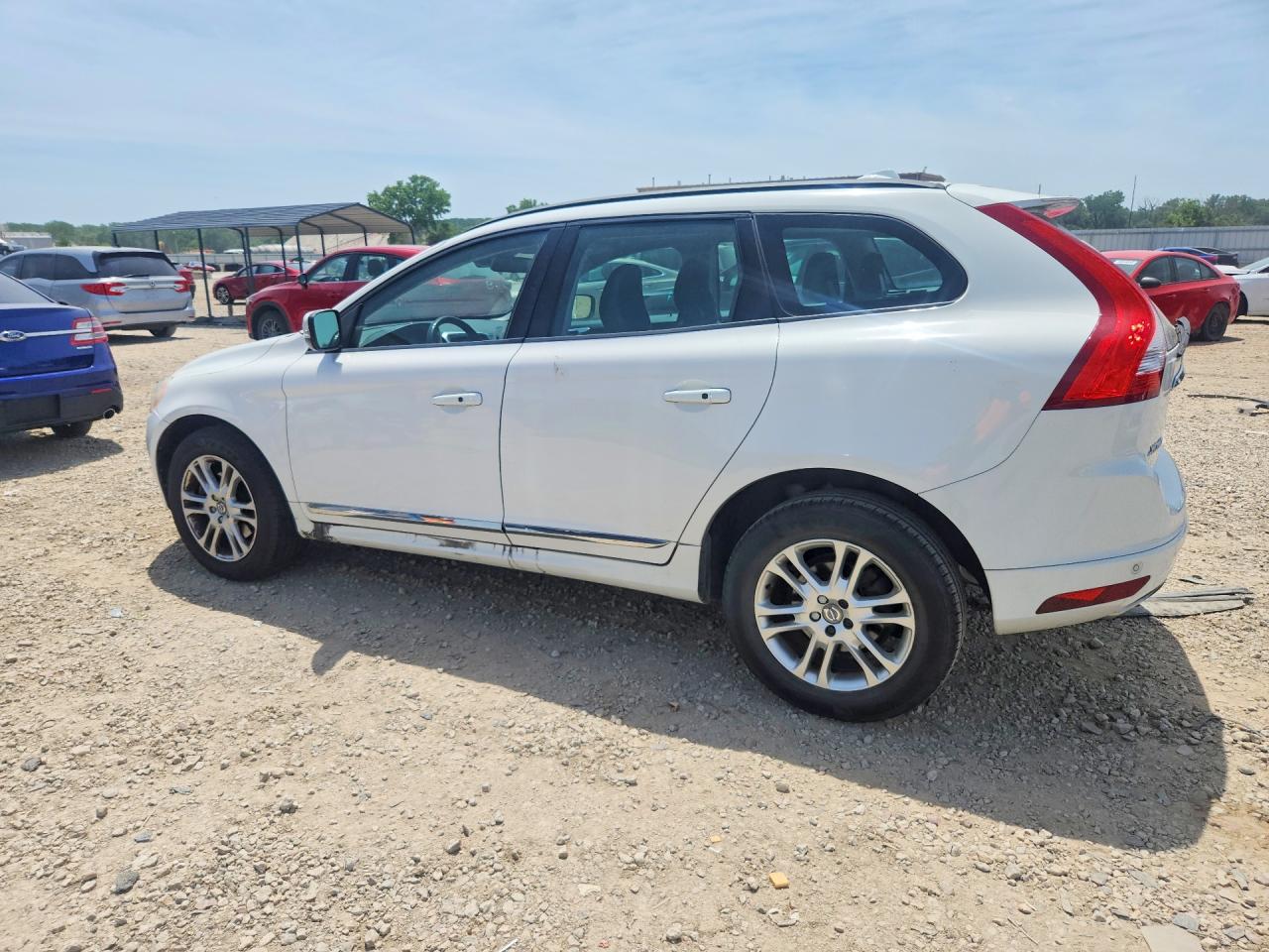 2016 Volvo XC60 VIN YV440MDJ0G2813619 COPART salvage auction — Mechanical, KS - DEALER ONLY CLEAN TITLE, sold $550 on 2026-07-09 (photo 2)