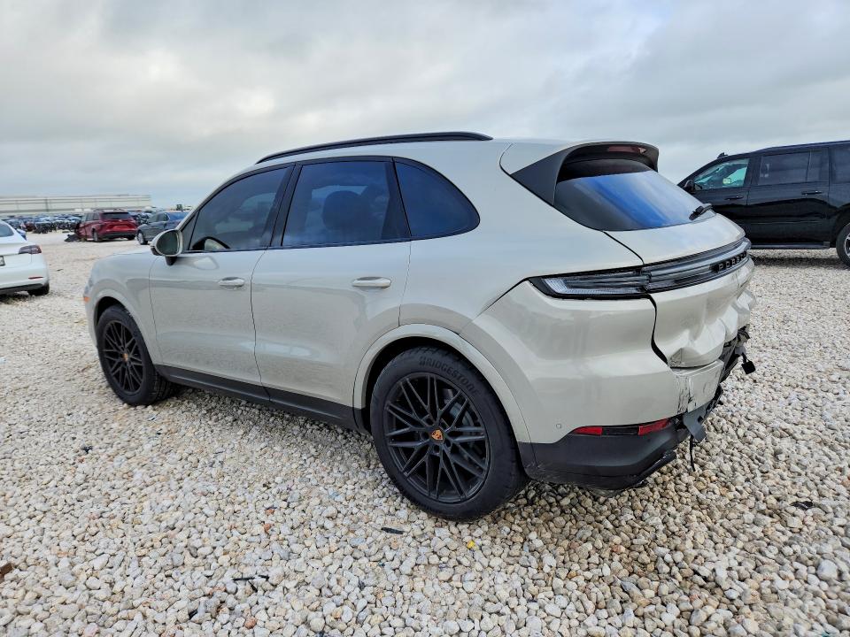 2025 Porsche Cayenne VIN WP1AA2AY7SDA02792 COPART salvage auction — REAR END, Tx - Salvage Vehicle Title, sold $48,750 on 2026-08-13 (photo 2)