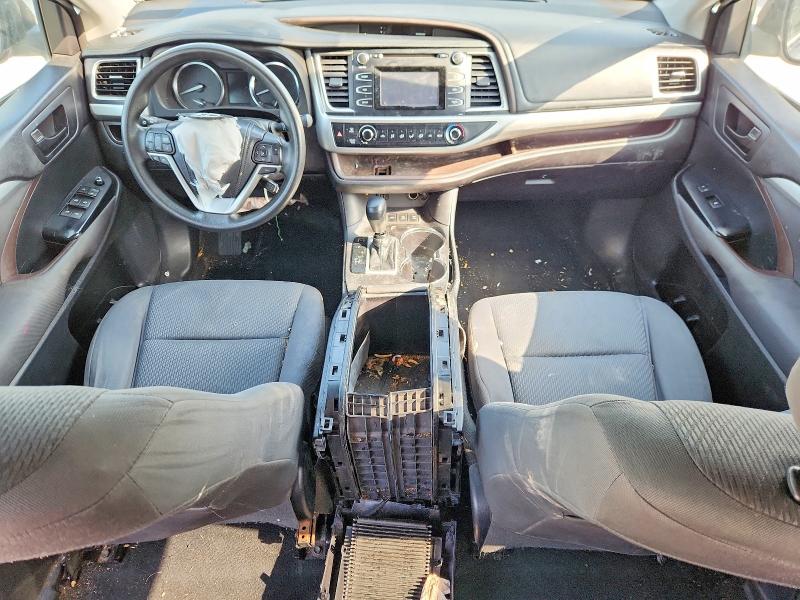 2014 Toyota Highlander VIN 5TDBKRFH0ES064225 COPART salvage auction — FRONT END, Tx - Salvage Vehicle Title, sold $2,600 on 2026-07-09 (photo 8)