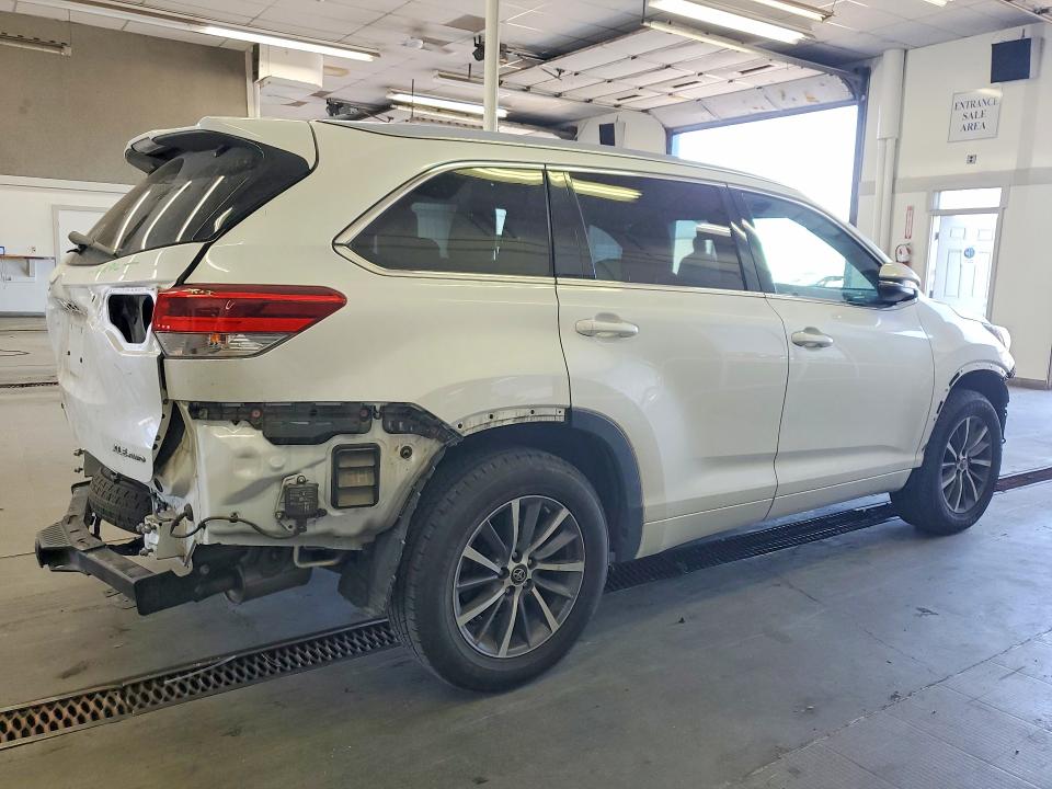 2018 Toyota VIN 5TDJZRFH0JS884984 COPART salvage auction — REAR END, WA - BILL OF SALE, sold $2,200 on 2026-07-24 (photo 3)