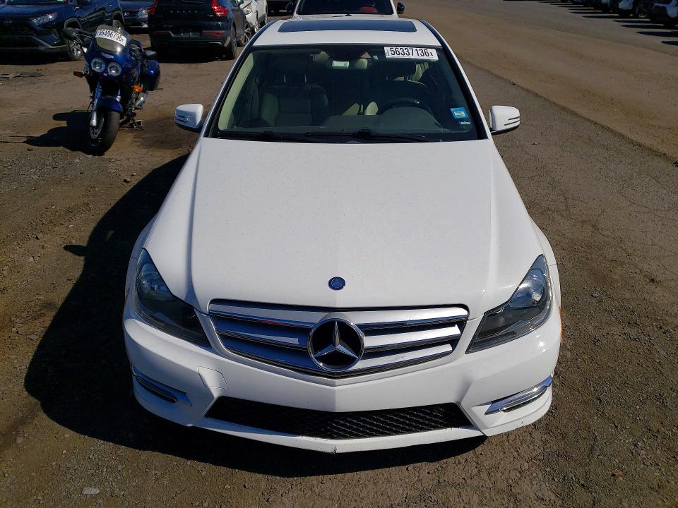 2013 Mercedes-benz C-klasse VIN WDDGF8AB2DG136581 COPART salvage auction — ROOF, Ct - Cert Of Title-Salvage, sold $2,900 on 2026-07-31 (photo 5)