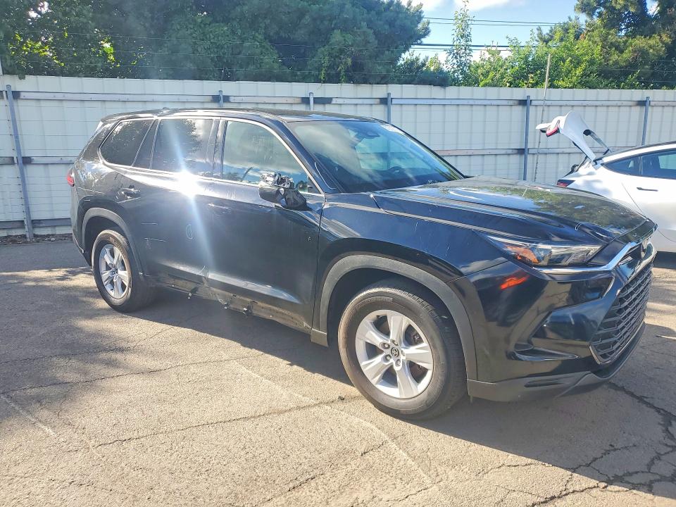 2025 Toyota Highlander VIN 5TDAAAB54SS093878 COPART salvage auction — SIDE, Oh - Cert Of Title-Salvage, sold $11,900 on 2026-07-15 (photo 4)