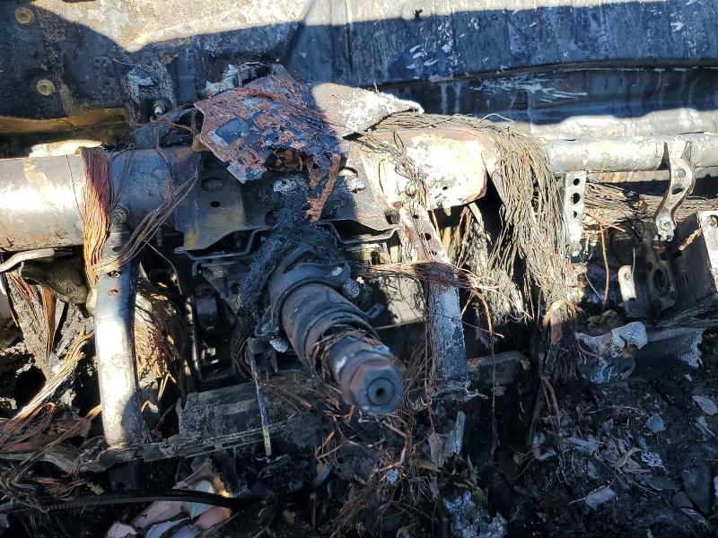 2012 Toyota Tundra VIN 5TFEY5F18CX125948 COPART salvage auction — Burn Interior, CA - NON-REPAIRABLE VEHICLE CERT, sold $475 on 2026-07-20 (photo 9)