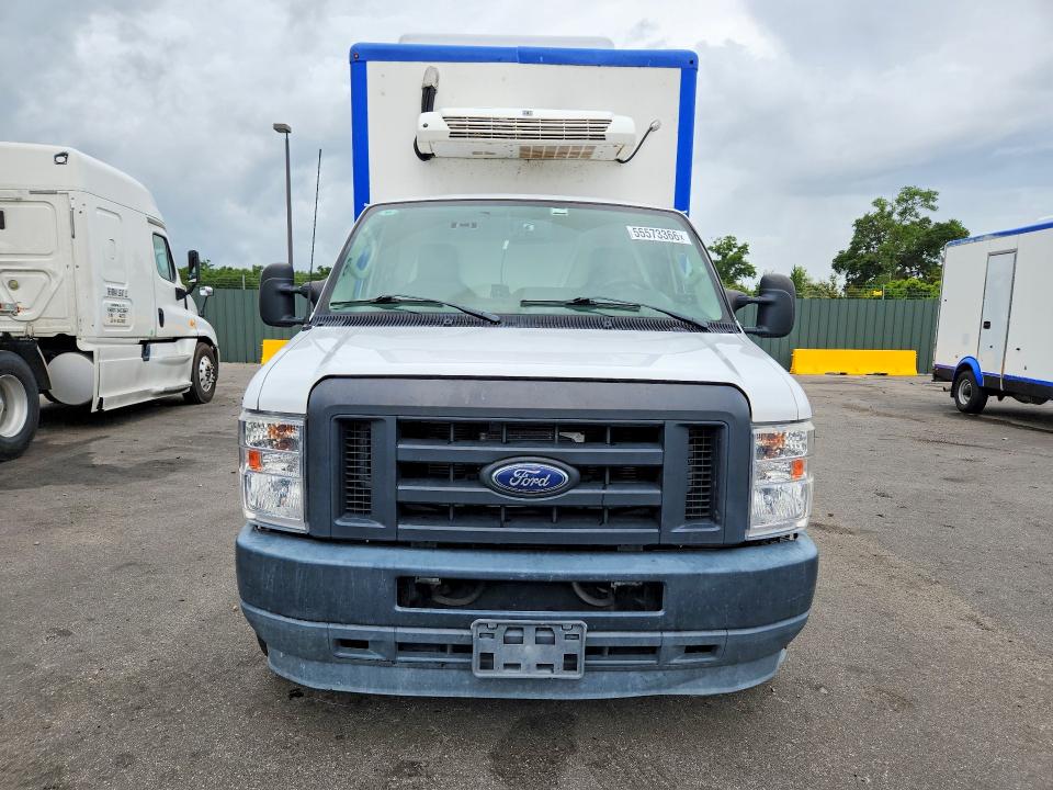 2023 Ford Econoline VIN 1FDWE3FKXPDD09740 COPART salvage auction — MINOR DENT/SCRATCHES, Fl - Certificate Of Title, sold $11,500 on 2026-07-29 (photo 5)