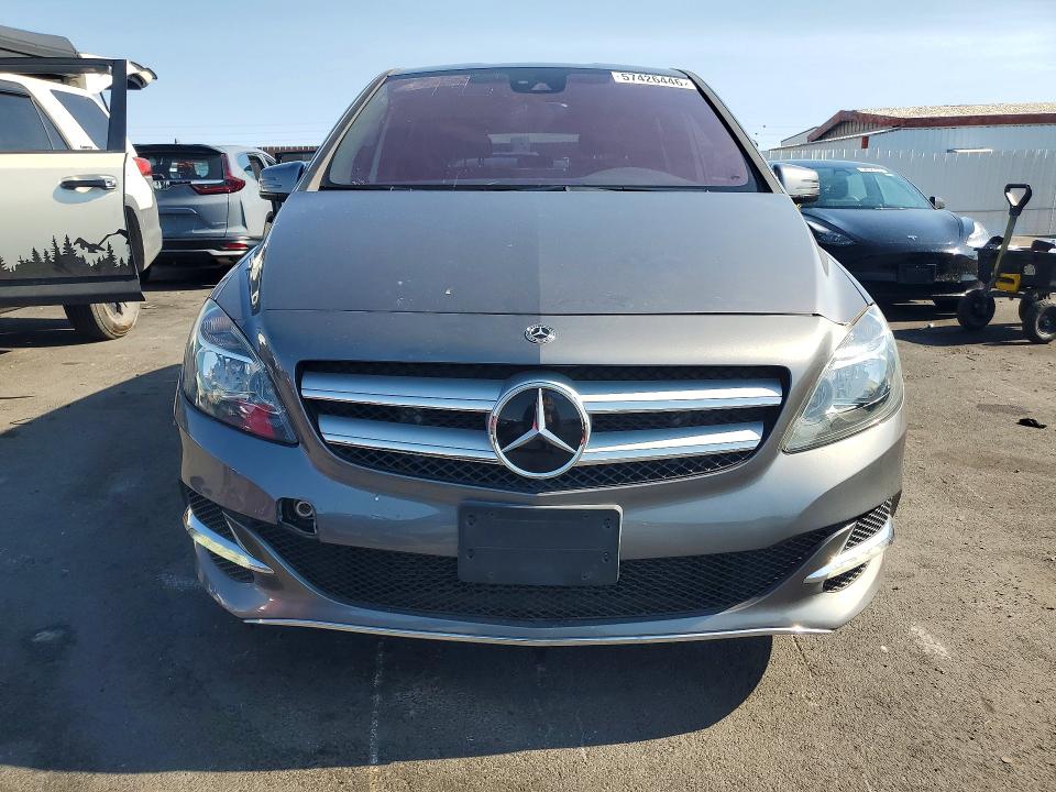 2017 Mercedes-benz VIN WDDVP9AB7HJ016326 COPART salvage auction — MINOR DENT/SCRATCHES, Nv - Certificate Of Title, sold $5,500 on 2026-07-27 (photo 5)