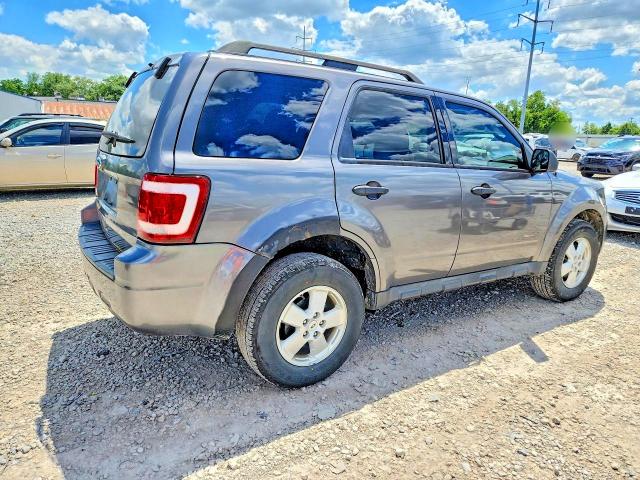 2011 Ford Escape VIN 1FMCU0D73BKA04930 COPART salvage auction — NORMAL WEAR, Oh - Certificate Of Title, sold $775 on 2026-07-09 (photo 3)