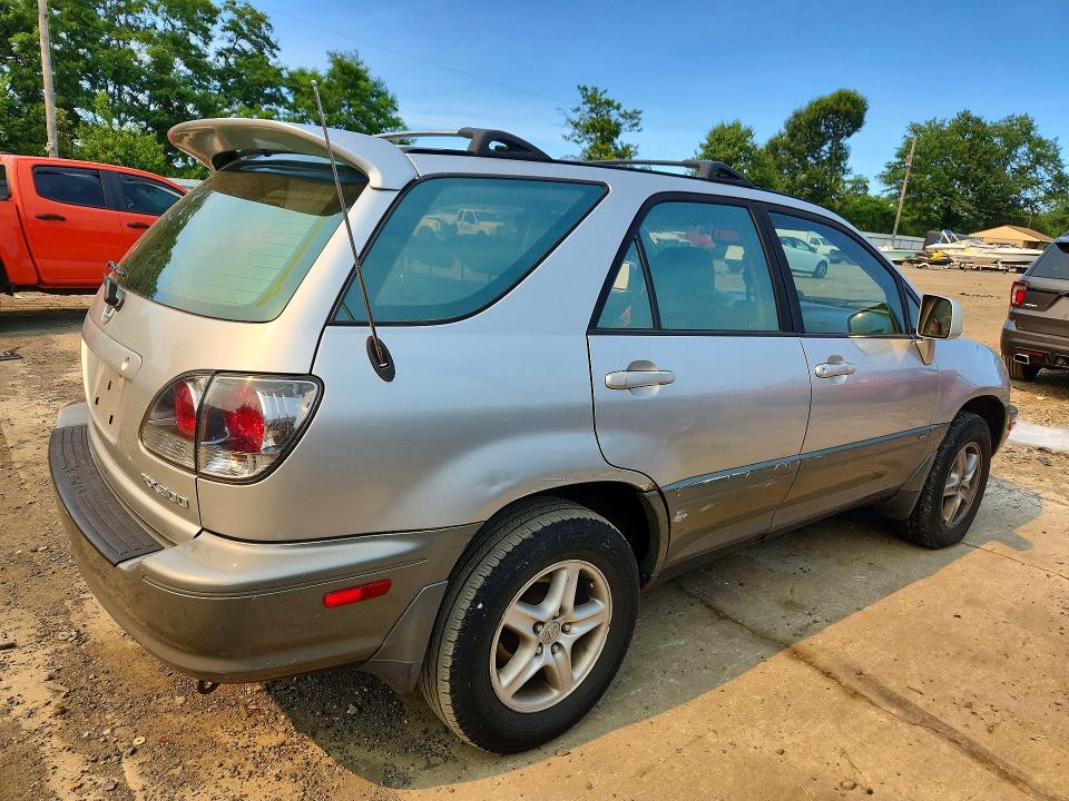 2001 Lexus Rx 300 VIN JTJHF10U310232164 COPART salvage auction — MINOR DENT/SCRATCHES, Nj - Certificate Of Title, sold $400 on 2026-07-13 (photo 3)