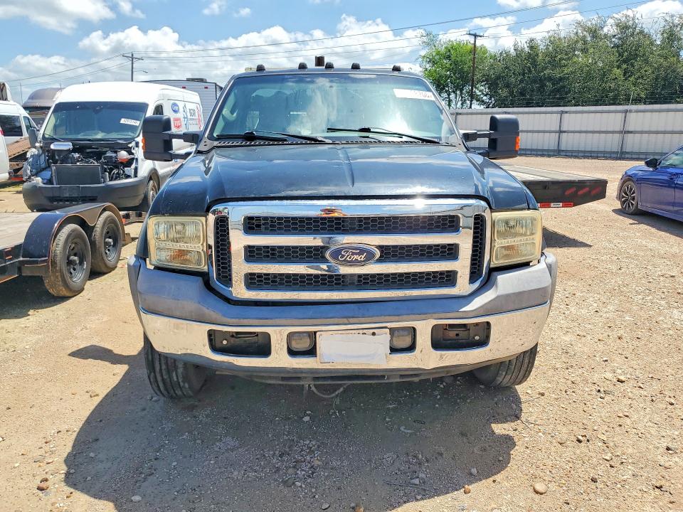 2005 Ford F-450 super duty VIN 1FDXF46P15EB33381 COPART salvage auction — MINOR DENT/SCRATCHES, Tx - Certificate Of Title (P), sold $19,500 on 2026-08-01 (photo 5)