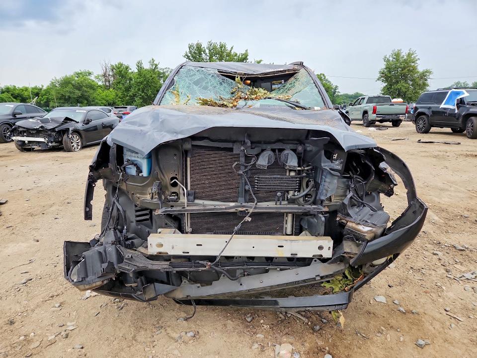2017 Toyota VIN 5TFCZ5AN7HX046809 COPART salvage auction — FRONT END, Md - Cert Of Salvage > 75% Damage, sold $125 on 2026-07-28 (photo 5)