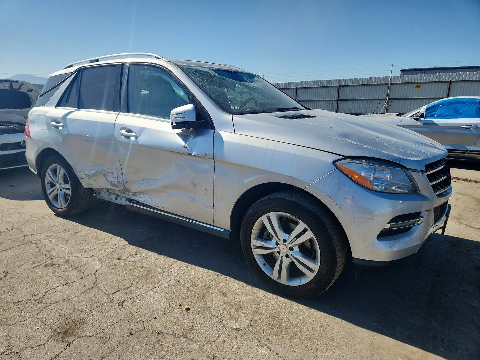 2013 Mercedes-benz M-klasse VIN 4JGDA5JB3DA191128 COPART salvage auction — ROLLOVER, Ca - Salvage Certificate, sold $1,700 on 2026-07-31 (photo 4)