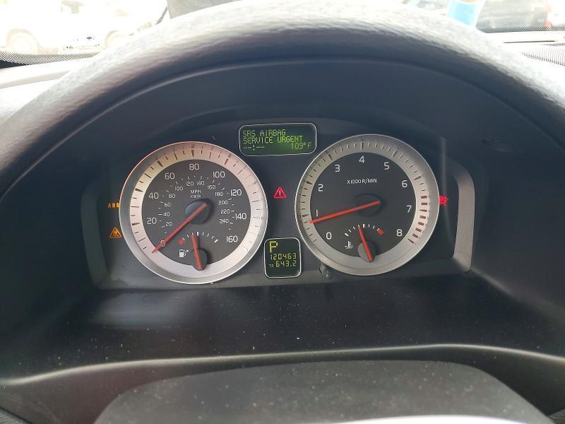 2012 Volvo C70 VIN YV1672MC1CJ127340 COPART salvage auction — SIDE, Fl - Cert Of Title Slvg Rebuildable, sold $400 on 2026-07-17 (photo 9)