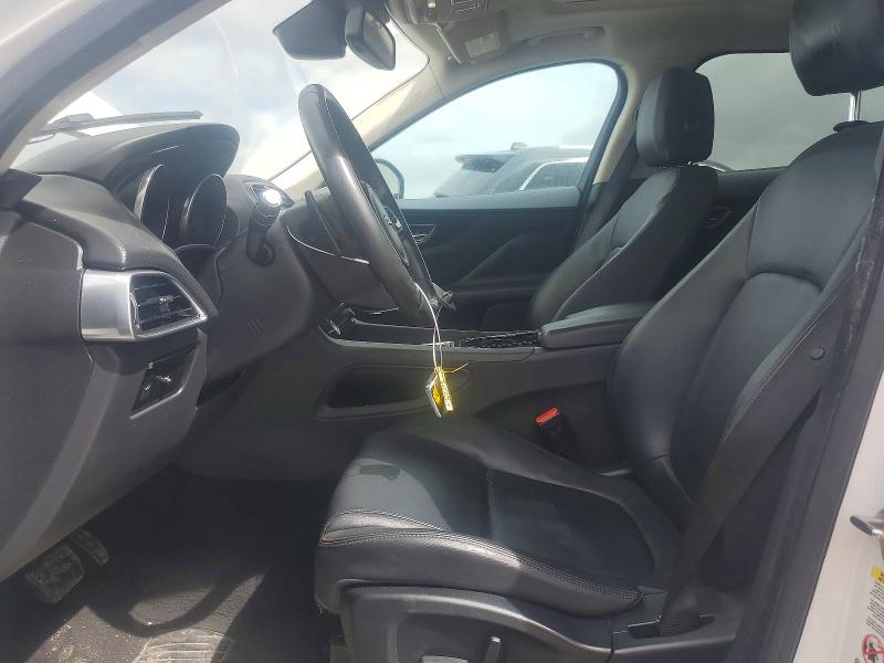 2017 Jaguar F-pace VIN SADCJ2BV1HA074469 COPART salvage auction — MINOR DENT/SCRATCHES, Tx - Certificate Of Title, sold $3,900 on 2026-07-09 (photo 7)