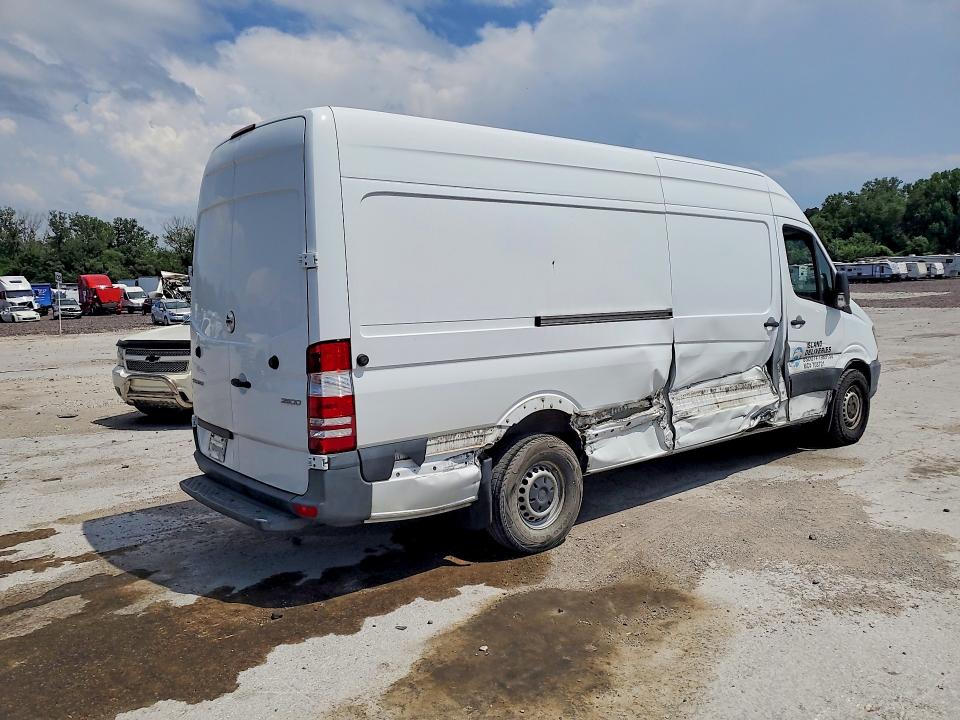 2017 Freightliner Sprinter 2500 VIN WDYPE8CD5HP520568 COPART salvage auction — SIDE, MO - SALVAGE CERTIFICATE OF TITLE, sold $4,300 on 2026-07-22 (photo 3)