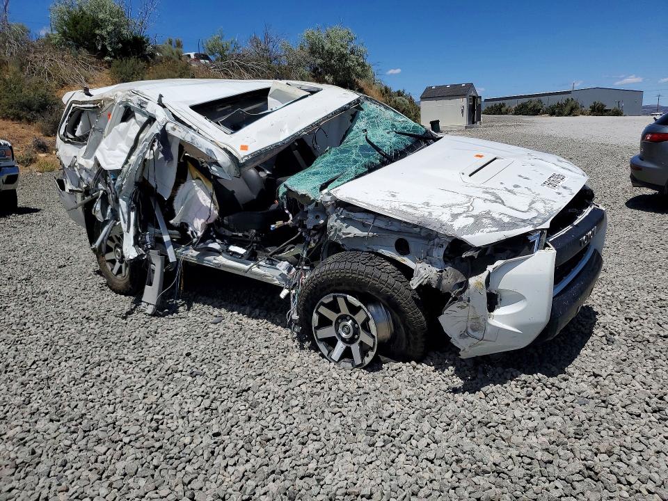 2021 Toyota 4runner VIN JTERU5JR9M5926410 COPART salvage auction — ROLLOVER, Ca - Salvage Certificate, sold $3,850 on 2026-07-30 (photo 4)