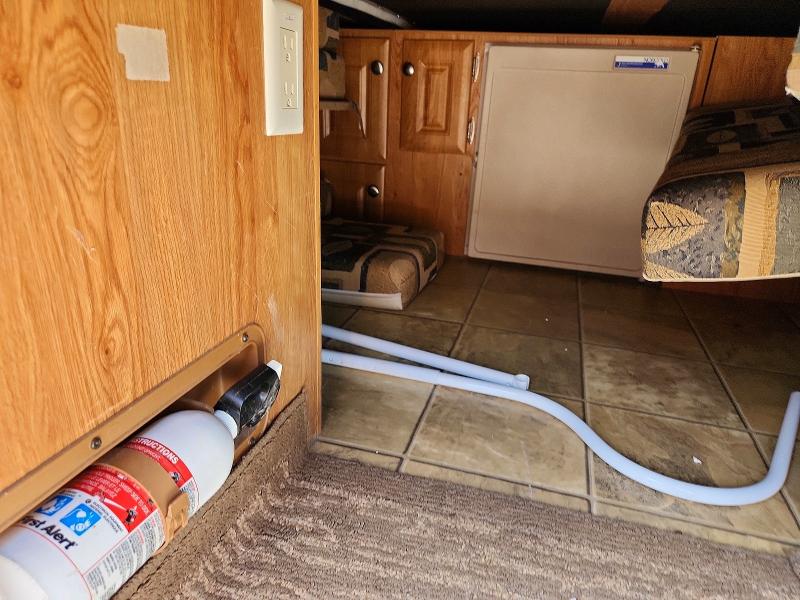 2008 Jayco Rv trailer VIN 1UJAJ01F681BB0379 COPART salvage auction — MINOR DENT/SCRATCHES, NC - SALVAGE CERTIFICATE OF TITLE, sold $300 on 2026-07-30 (photo 5)