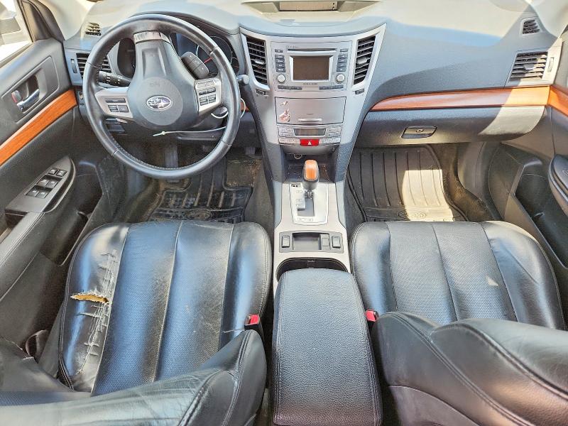 2013 Subaru Outback VIN 4S4BRCJC8D3283515 COPART salvage auction — MINOR DENT/SCRATCHES, In - Certificate Of Title, sold $400 on 2026-07-30 (photo 8)
