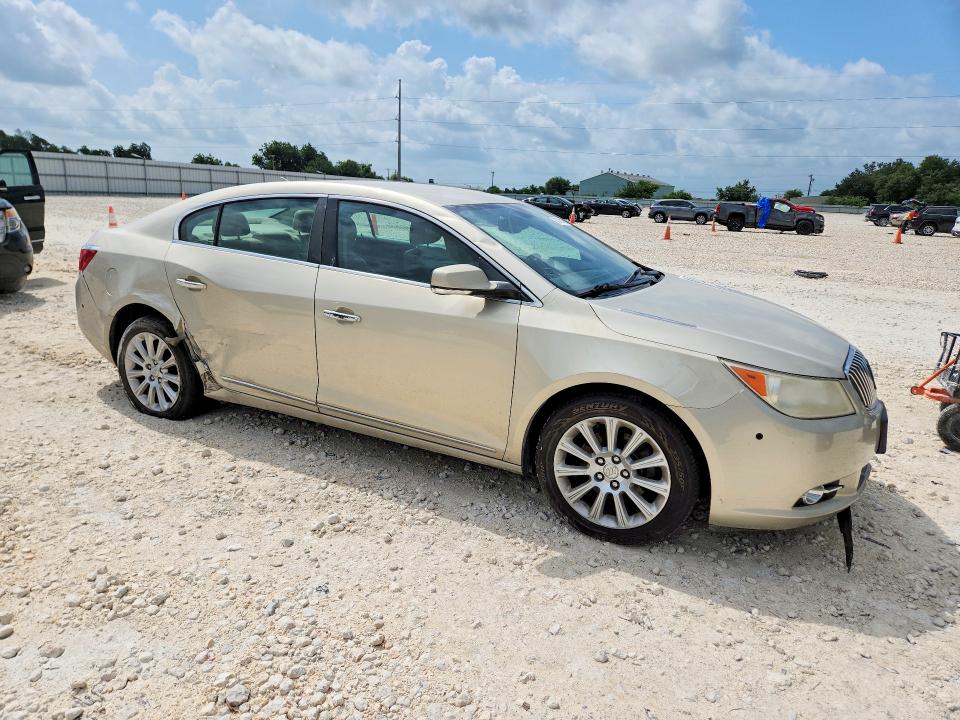 2013 Buick . VIN 1G4GF5E38DF164267 COPART salvage auction — SIDE, Tx - Salvage Vehicle Title, sold $250 on 2026-07-09 (photo 4)