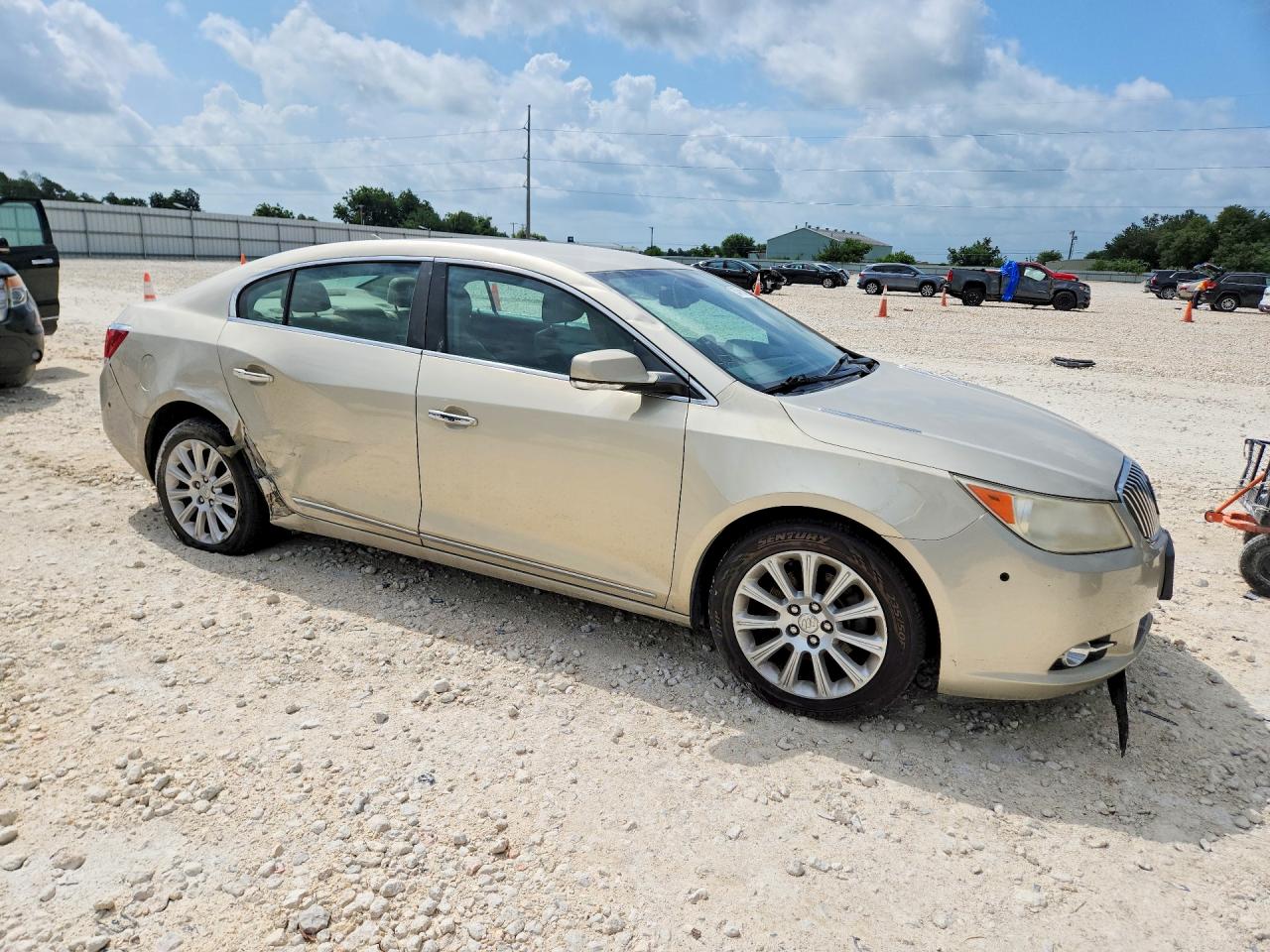 2013 Buick LaCrosse VIN 1G4GF5E38DF164267 COPART salvage auction — Side, TX - SALVAGE VEHICLE TITLE, sold $275 on 2026-07-09 (photo 4)