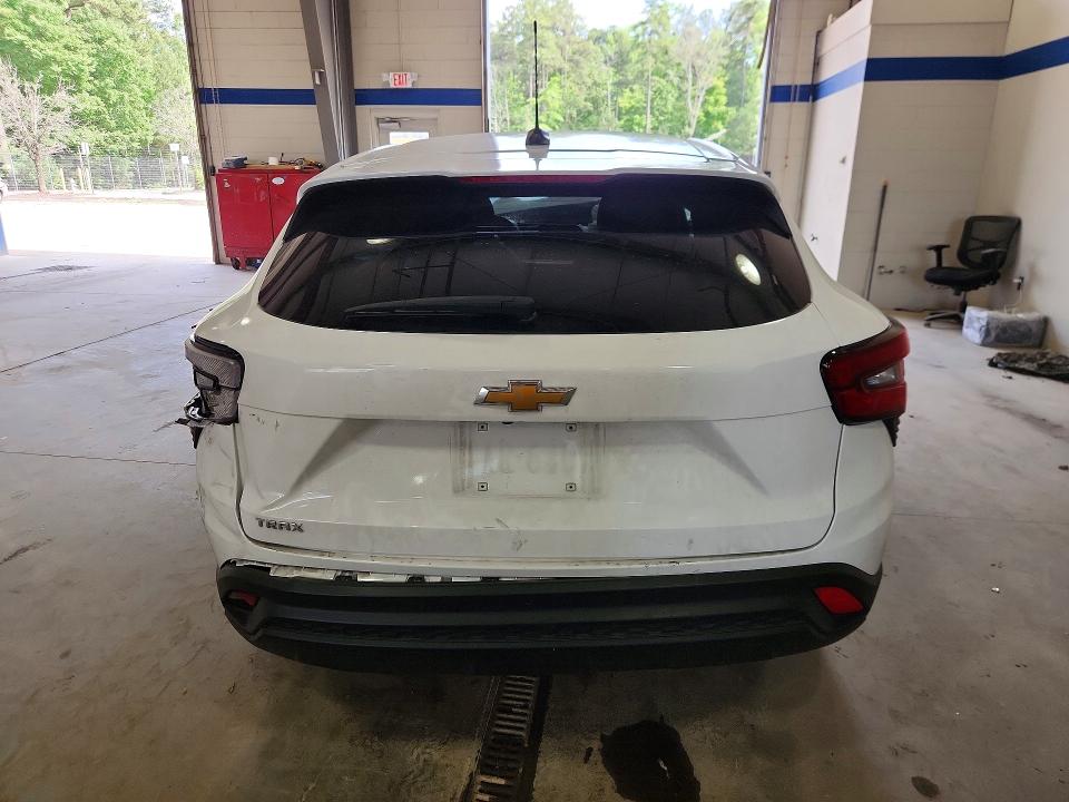 2025 Chevrolet Trax VIN KL77LFEP2SC300815 COPART salvage auction — FRONT END, Va - Cert Of Title - Salvage, sold $950 on 2026-07-17 (photo 6)
