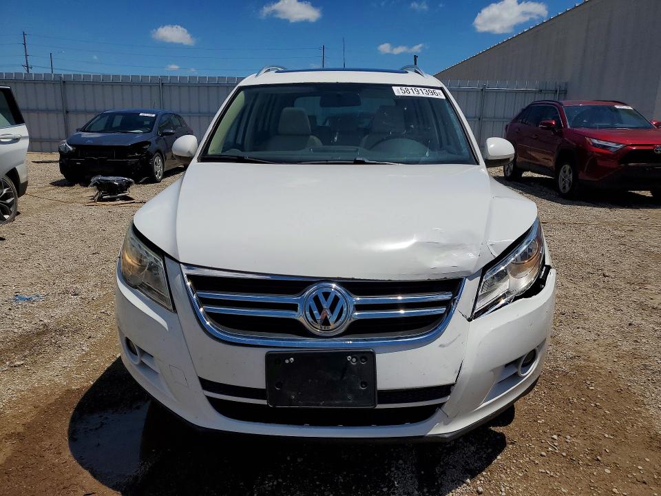 2010 Volkswagen Tiguan VIN WVGBV7AX9AW529004 COPART salvage auction — FRONT END, Ia - Cert Of Title-Salvage Title, sold $80 on 2026-08-19 (photo 5)