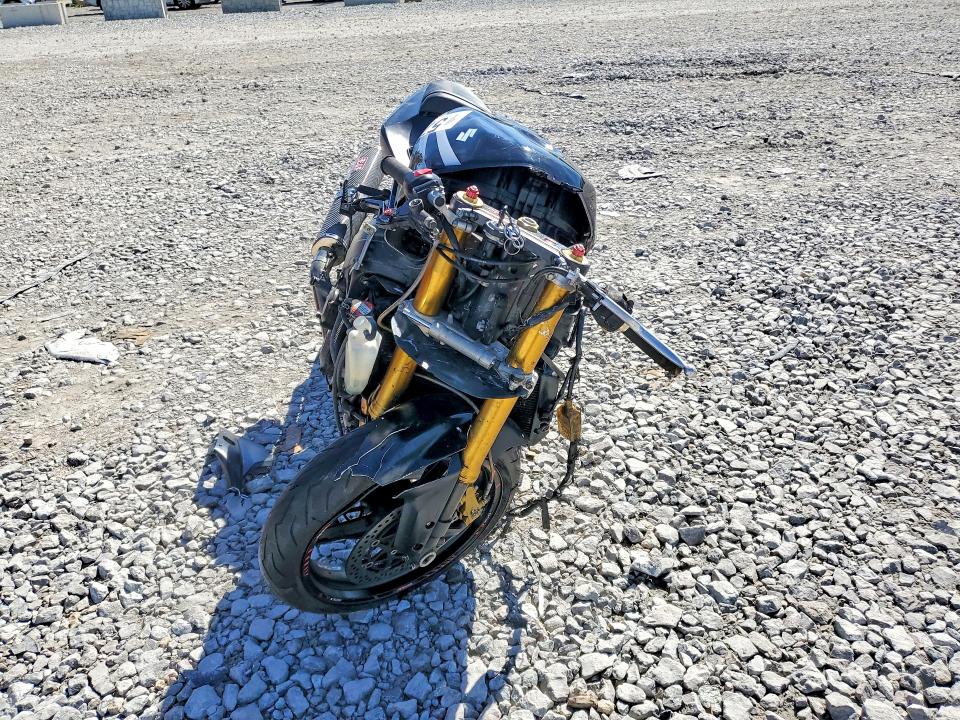2004 Suzuki Gsx-r1000 VIN JS1GT75A842100111 COPART salvage auction — ROLLOVER, KY - CERT OF TITLE-SALVAGE, sold $30 on 2026-07-23 (photo 2)