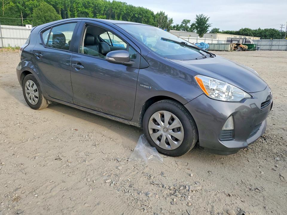 2014 Toyota Prius VIN JTDKDTB32E1565177 COPART salvage auction — REAR END, VA - CERT OF TITLE - SALVAGE, sold $825 on 2026-07-28 (photo 4)