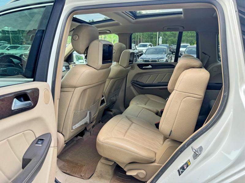 2013 Mercedes-benz Gl-class VIN 4JGDF7CE0DA157944 COPART salvage auction — MINOR DENT/SCRATCHES, RI - CERTIFICATE OF TITLE (P), sold $4,500 on 2026-07-02 (photo 6)