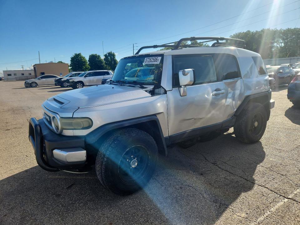 2007 Toyota Fj cruiser VIN JTEBU11F470068393 COPART salvage auction — SIDE, Oh - Cert Of Title-Salvage, sold $3,150 on 2026-07-08 (photo 1)
