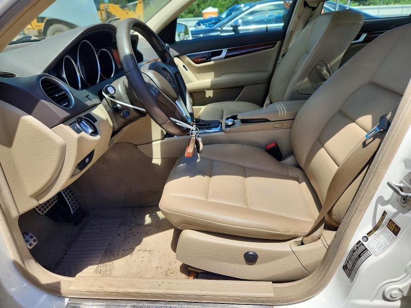2014 Mercedes-benz C-klasse VIN WDDGF8AB1EA938429 COPART salvage auction — REAR END, Il - Salvage Certificate, sold $3,200 on 2026-07-21 (photo 7)