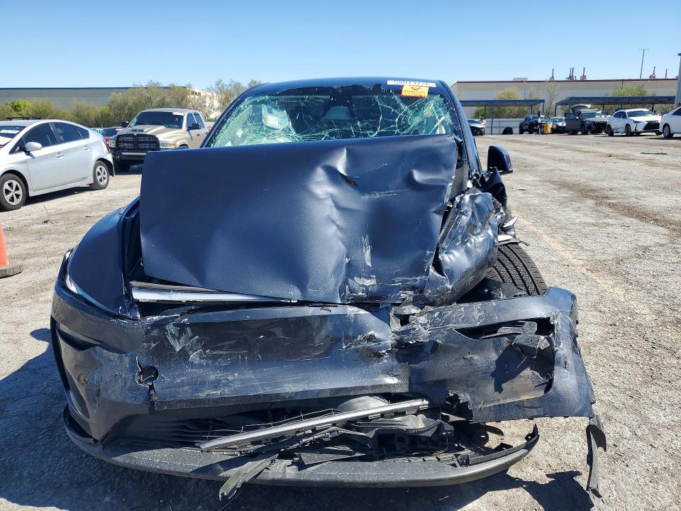 2026 Tesla Model y VIN 7SAYGDEE2TF391588 COPART salvage auction — FRONT END, Nv - Salvage Title, sold $19,000 on 2026-09-04 (photo 5)