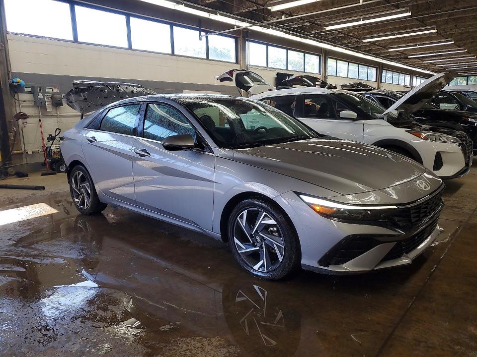 2025 Hyundai Elantra VIN KMHLP4DG4SU975096 COPART salvage auction — REAR END, Il - Salvage Certificate, sold $7,200 on 2026-07-13 (photo 4)