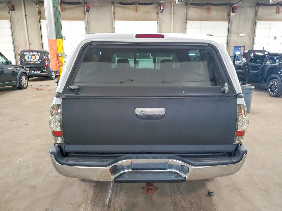 2006 Toyota Tacoma VIN 5TEPX42N36Z283352 COPART salvage auction — MINOR DENT/SCRATCHES, MN - CERT OF TITLE-PRIOR SALVAGE, sold $4,200 on 2026-07-13 (photo 6)