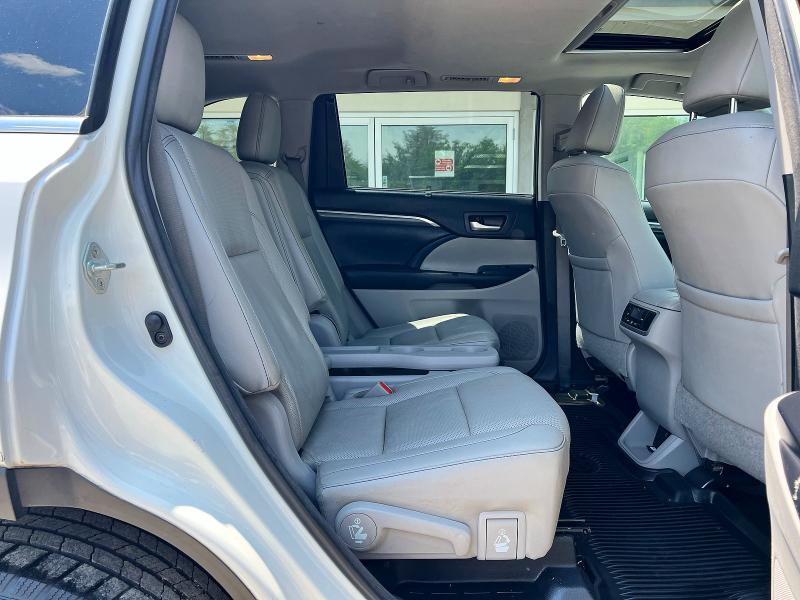2018 Toyota Highlander VIN 5TDDZRFH2JS908604 COPART salvage auction — MINOR DENT/SCRATCHES, MD - CERTIFICATE OF TITLE (P), sold $15,400 on 2026-07-10 (photo 6)
